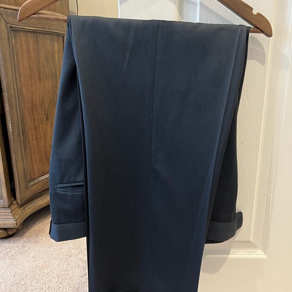 Perry Ellis Portfolio Classic Fit Dress Pants - Picture 2 of 3